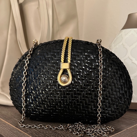 elegance Handbags - VINTAGE 1960’s Elegance Wicker Woven Black Chain Bag Carried by Movie Star 🌟